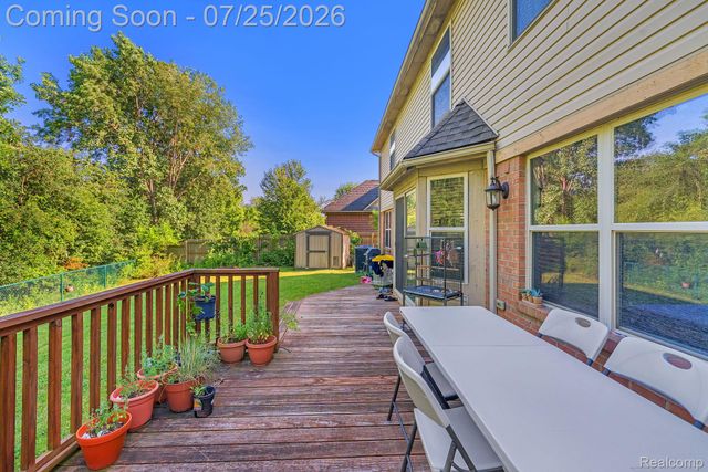 26923 Pepperwood Drive, Woodhaven, MI 48183