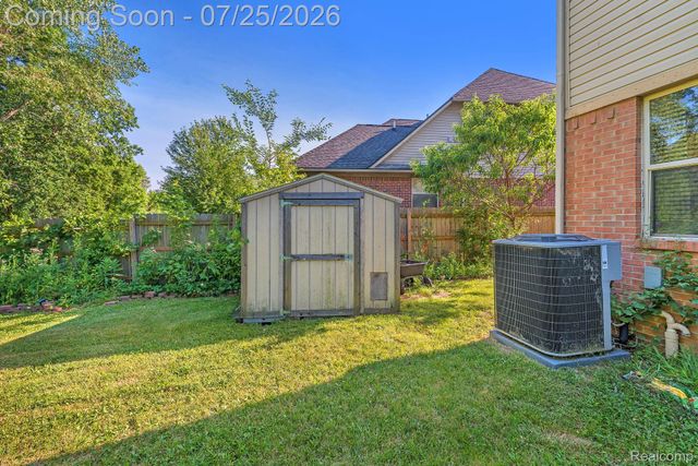 26923 Pepperwood Drive, Woodhaven, MI 48183