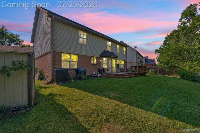 26923 Pepperwood Drive, Woodhaven, MI 48183
