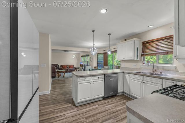 26923 Pepperwood Drive, Woodhaven, MI 48183