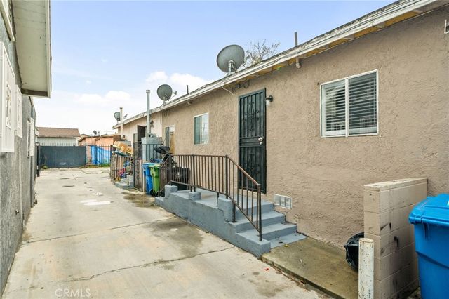 9538 Compton Avenue, Los Angeles, CA 90002