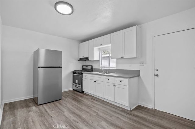 9538 Compton Avenue, Los Angeles, CA 90002