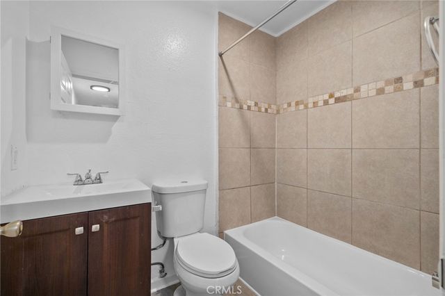 9538 Compton Avenue, Los Angeles, CA 90002