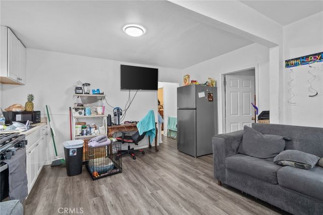 9538 Compton Avenue, Los Angeles, CA 90002