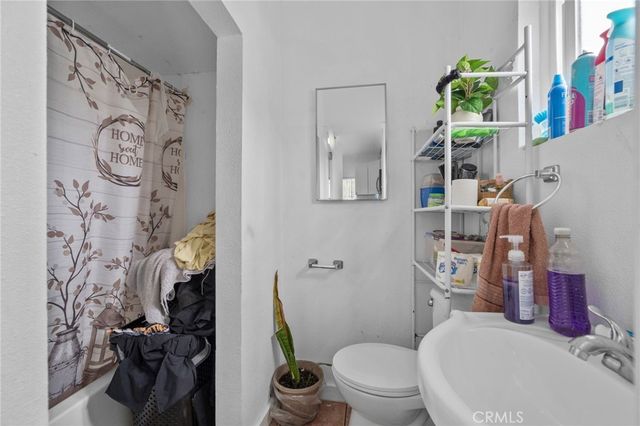9538 Compton Avenue, Los Angeles, CA 90002