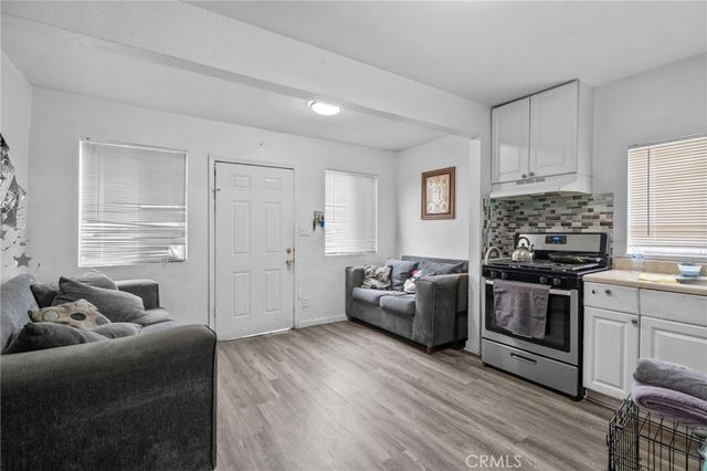9538 Compton Avenue, Los Angeles, CA 90002
