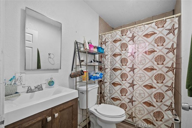 9538 Compton Avenue, Los Angeles, CA 90002