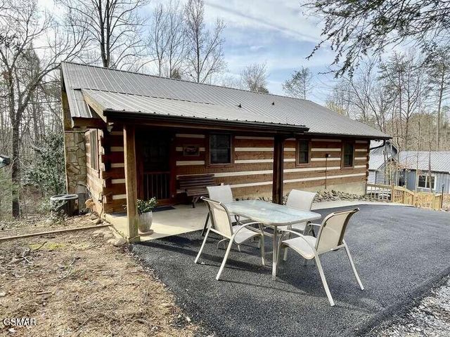 1529 Hidden Circle, Sevierville, TN 37876