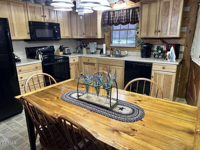 1529 Hidden Circle, Sevierville, TN 37876