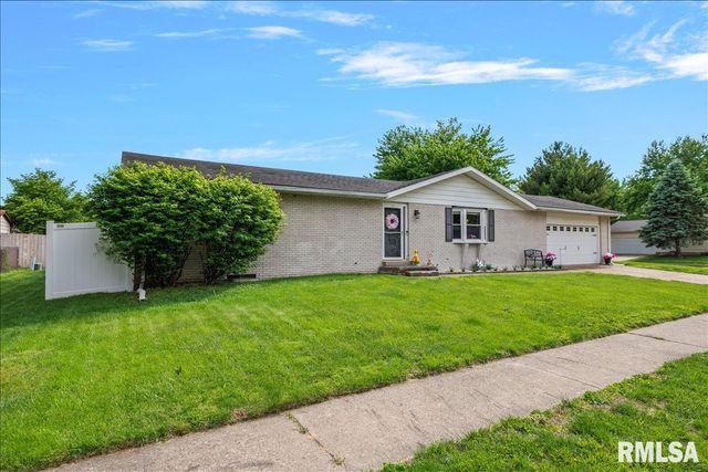 204 Buckhorn Drive, Springfield, IL 62707