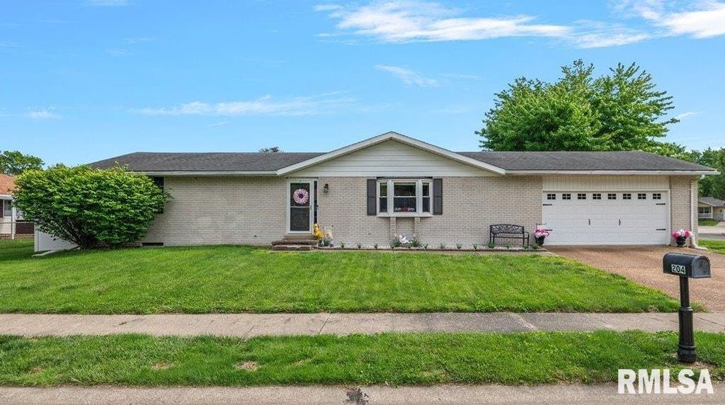 204 Buckhorn Drive, Springfield, IL 62707