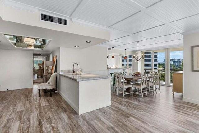 901 E Camino Real 5d, Boca Raton, FL 33432