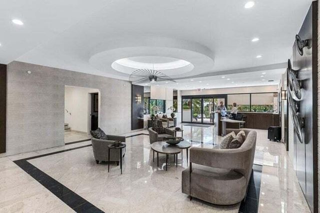 901 E Camino Real 5d, Boca Raton, FL 33432