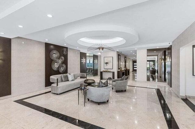 901 E Camino Real 5d, Boca Raton, FL 33432