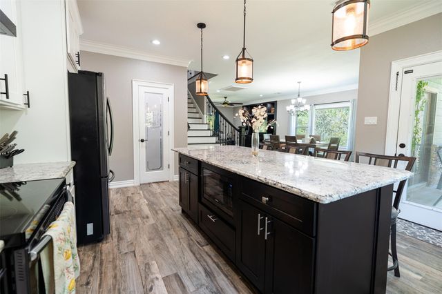 501 N Fairway Loop, Coldspring, TX 77331