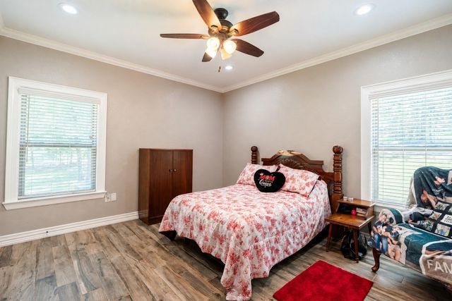 501 N Fairway Loop, Coldspring, TX 77331