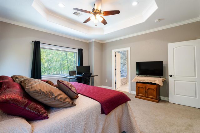 501 N Fairway Loop, Coldspring, TX 77331