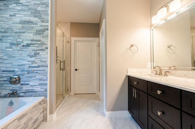 501 N Fairway Loop, Coldspring, TX 77331