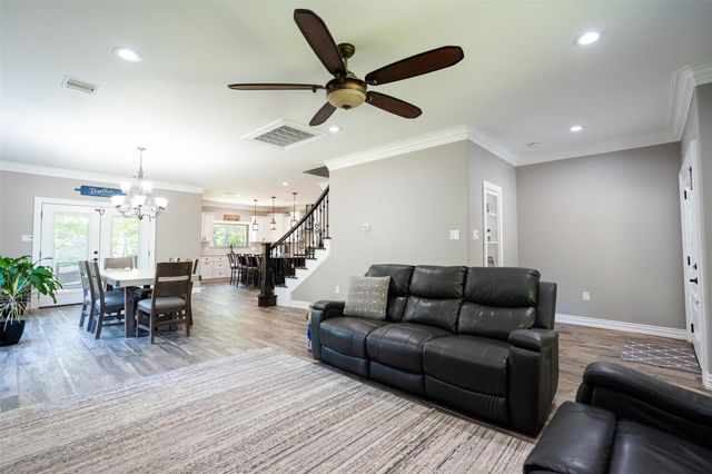 501 N Fairway Loop, Coldspring, TX 77331