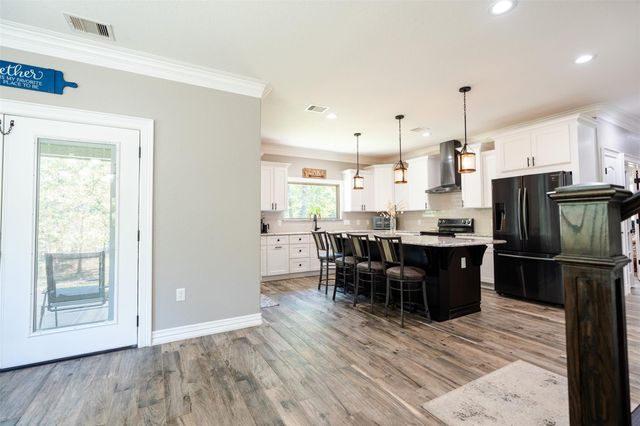 501 N Fairway Loop, Coldspring, TX 77331