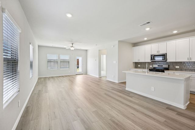 702 Dotty Drive, Princeton, TX 75071