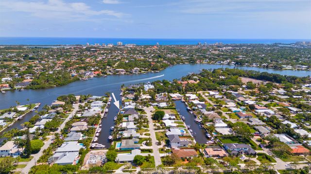 23 Leeward Circle, Tequesta, FL 33469