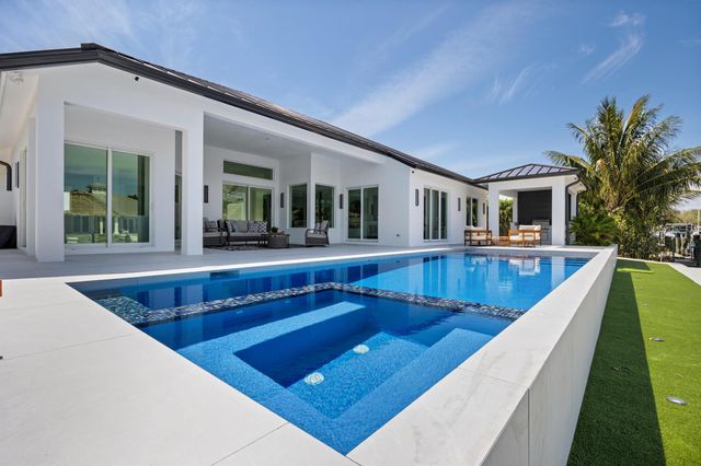 23 Leeward Circle, Tequesta, FL 33469