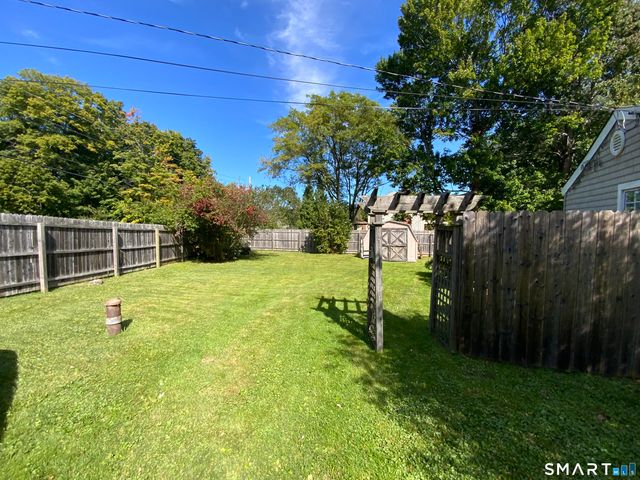 32 Depalma Lane, Danbury, CT 06811