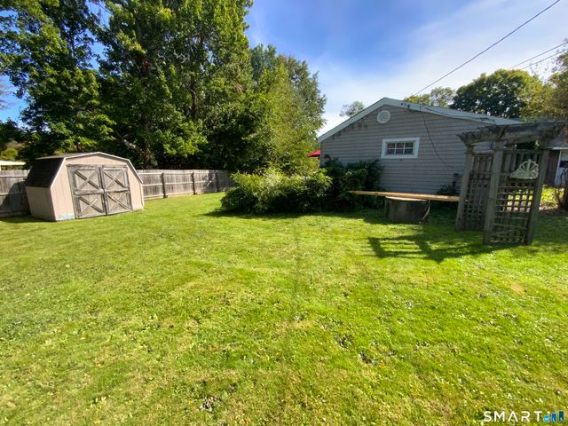 32 Depalma Lane, Danbury, CT 06811