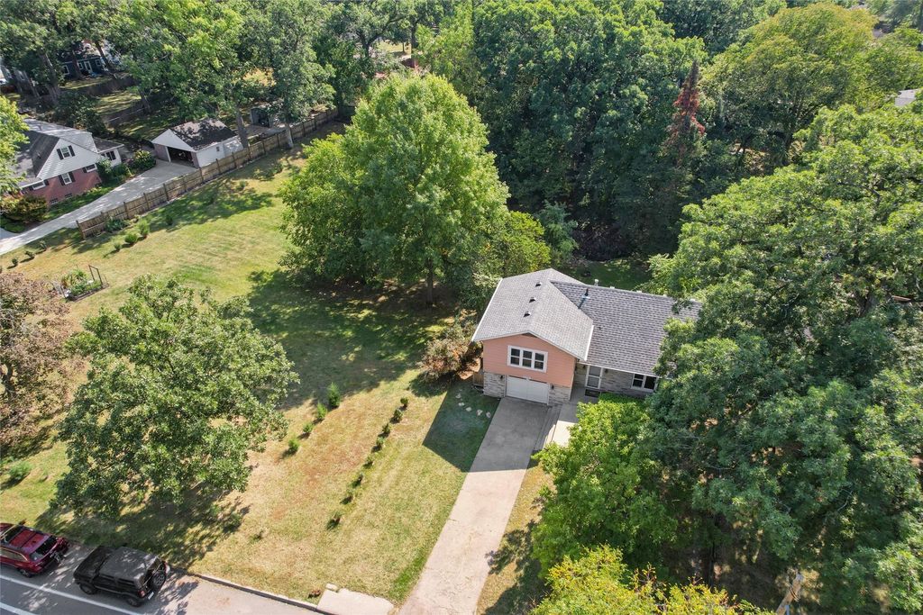 3514 Urbandale Avenue, Des Moines, IA 50310