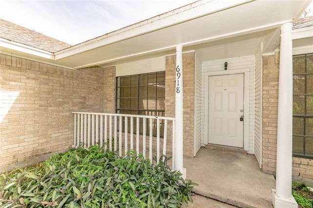 6918 Roseland Dr, Corpus Christi, TX 78414