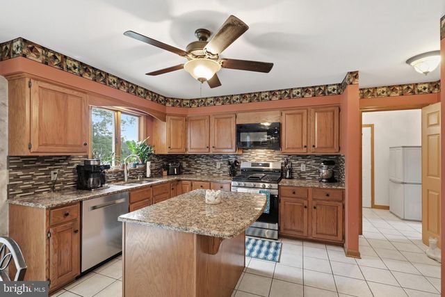 3133 WINDON AVE, Lancaster, PA 17603