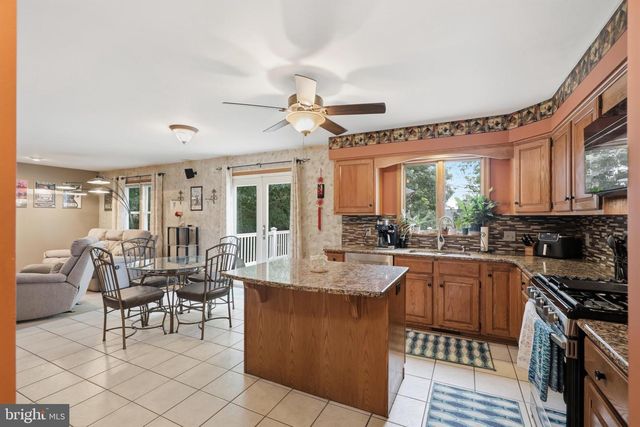 3133 WINDON AVE, Lancaster, PA 17603