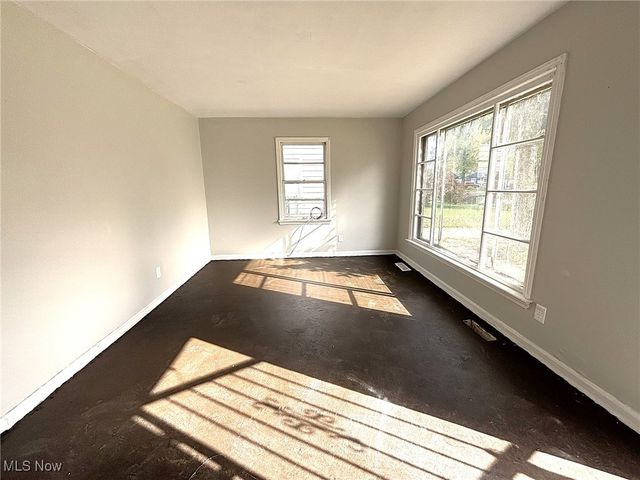 12510 Summerland Avenue, Cleveland, OH 44111