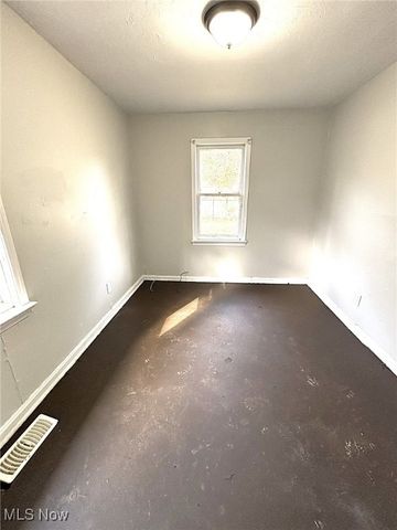 12510 Summerland Avenue, Cleveland, OH 44111