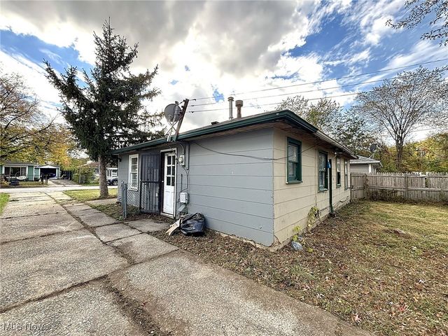 12510 Summerland Avenue, Cleveland, OH 44111