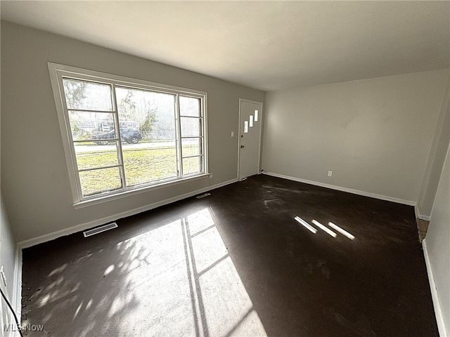 12510 Summerland Avenue, Cleveland, OH 44111