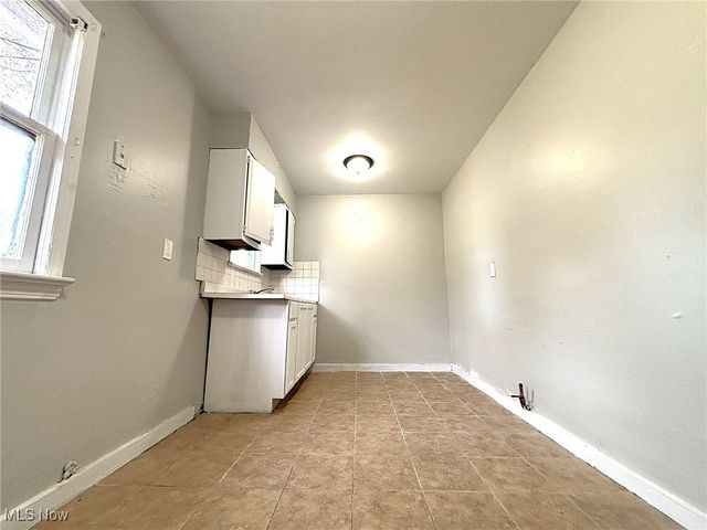 12510 Summerland Avenue, Cleveland, OH 44111