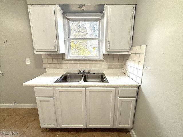 12510 Summerland Avenue, Cleveland, OH 44111