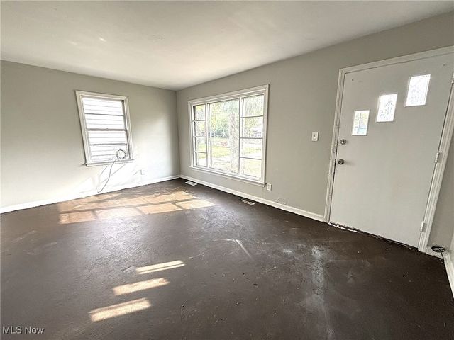 12510 Summerland Avenue, Cleveland, OH 44111