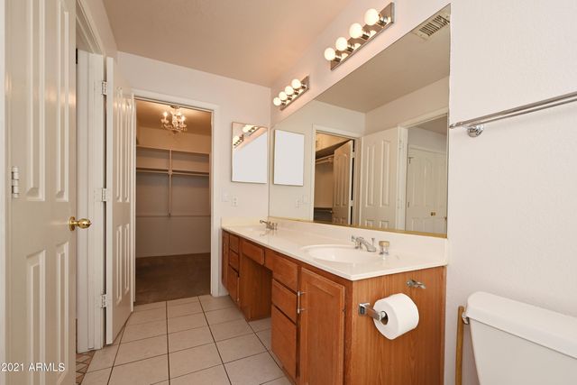 5730 E GELDING Drive, Scottsdale, AZ 85254