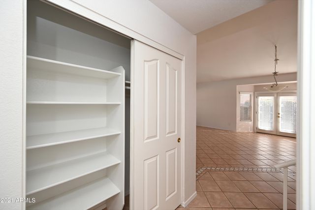 5730 E GELDING Drive, Scottsdale, AZ 85254