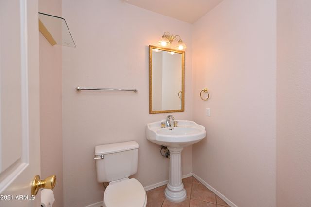 5730 E GELDING Drive, Scottsdale, AZ 85254