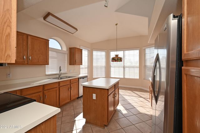 5730 E GELDING Drive, Scottsdale, AZ 85254