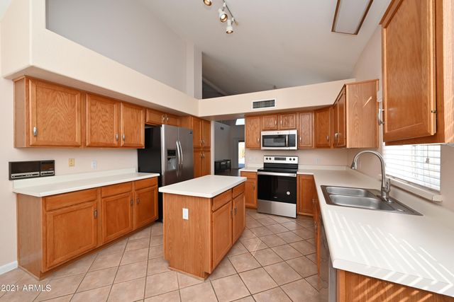 5730 E GELDING Drive, Scottsdale, AZ 85254