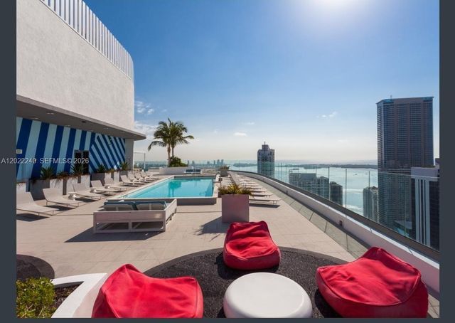 55 SW 9th St 2709, Miami, FL 33130