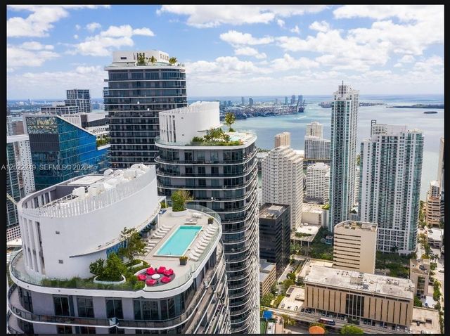 55 SW 9th St 2709, Miami, FL 33130