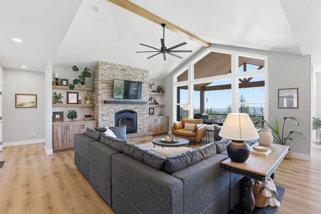 6645 Blue Ridge Way, Deer Park, WA 99006