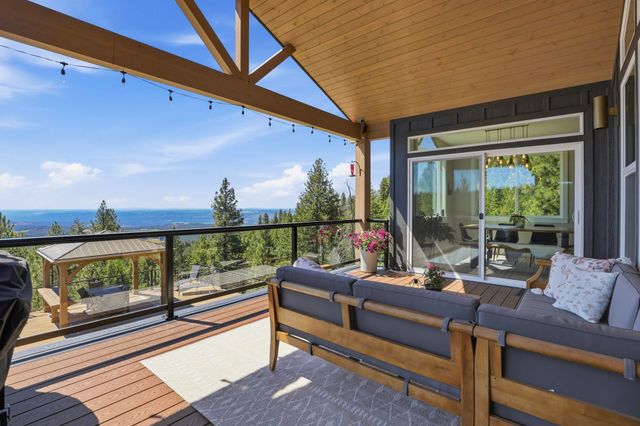 6645 Blue Ridge Way, Deer Park, WA 99006