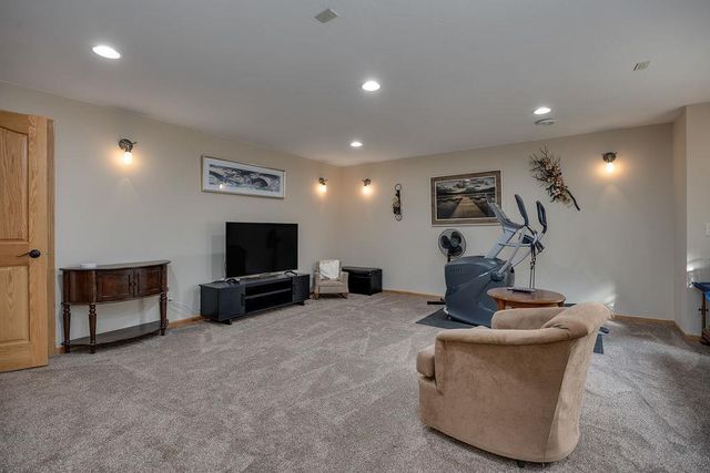 2516 LEOPOLD Way, Sun Prairie, WI 53590